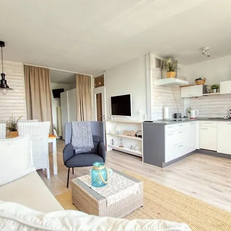 - Haus O, App 0o0711 *